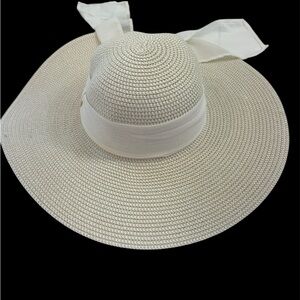 HAT modern chic straw sun hat silk ribbon natural two tone beach vacation cruise